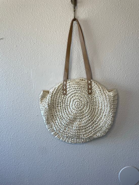 Unknown Handbags - BOHO Resort Style Straw Circle Handbag Purse W/ Faux Leather Strap